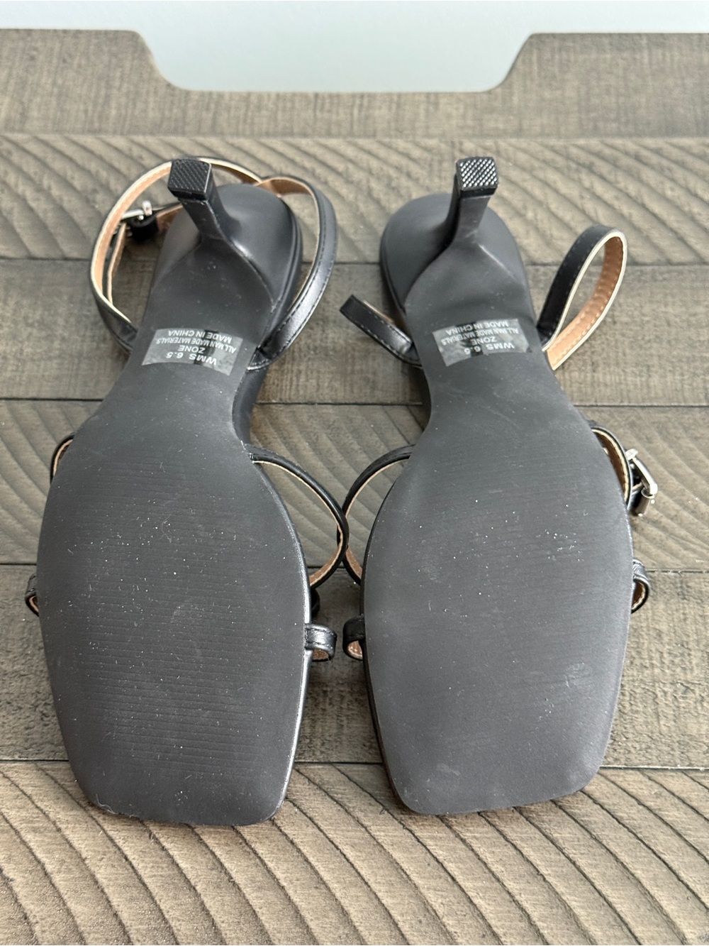 DV by Dolce Vita Black Strappy Bow Heeled Sandals Size 6.5 - Picture 10 of 10